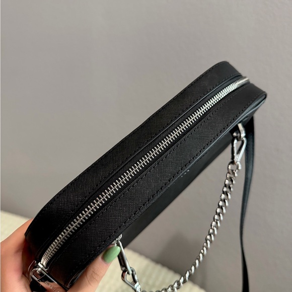 MICHAEL KORS JET SET WITH ZIP POCKET CHAIN - Picture 4 of 7